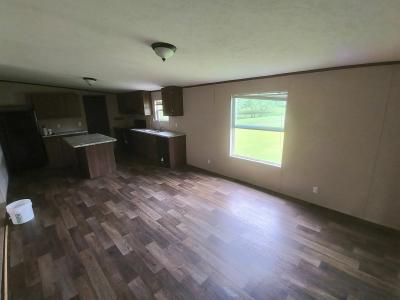 Photo 4 of 15 of home located at 1197 Stagecoach Rd Madisonville, KY 42431