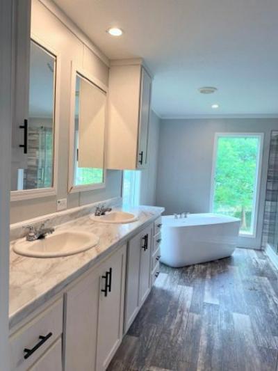 Photo 3 of 13 of home located at 145 Kliner Rd Des Allemands, LA 70030
