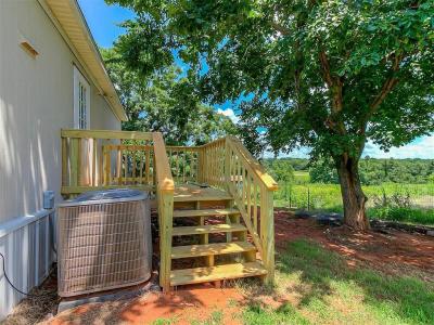 Photo 4 of 32 of home located at 15900 State Highway 39 Lexington, OK 73051