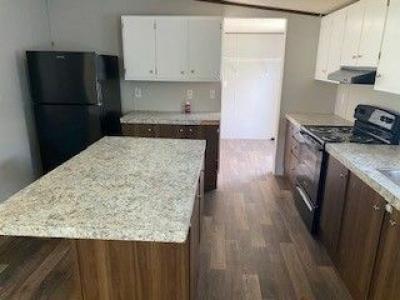 Photo 4 of 15 of home located at 14 Woodland Park Rd Waverly, OH 45690