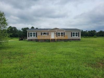 Mobile Home at 4107 Twisted Hickory Elizabethtown, NC 28337