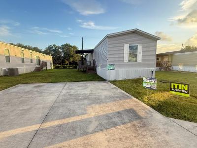 Photo 2 of 12 of home located at 8010 Thompson Rd Lot 8 Highlands, TX 77562