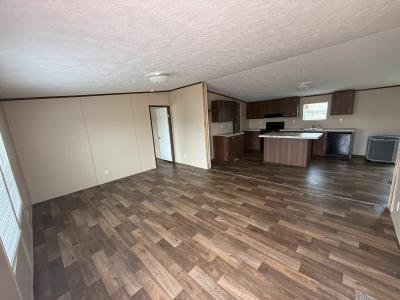 Photo 2 of 16 of home located at 655 E Interstate 10 Seguin, TX 78155