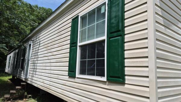 Photo 1 of 2 of home located at Repo Depot (Refurb Lot Only) 500 W Presley Blvd (Main Lot 9 McComb, MS 39648