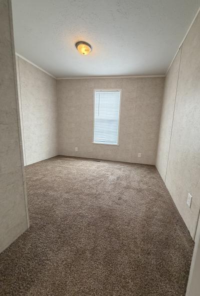 Photo 5 of 9 of home located at 1945 Knollwood Bend Ypsilanti, MI 48198