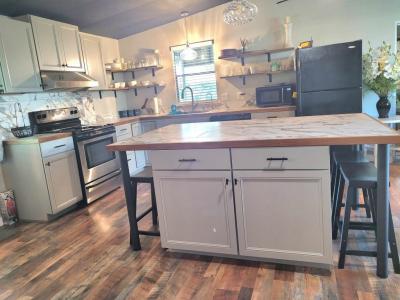 Photo 4 of 20 of home located at 6456 Presidential Cir Zephyrhills, FL 33540