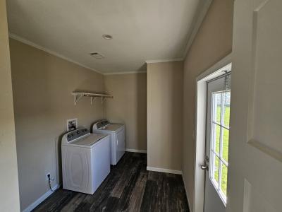 Photo 5 of 14 of home located at 380 Pineland Avenue Kyle, TX 78640