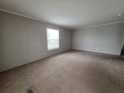Photo 2 of 8 of home located at 585 Burr Oak Court Flint, MI 48506