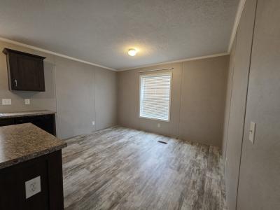 Photo 4 of 8 of home located at 585 Burr Oak Court Flint, MI 48506