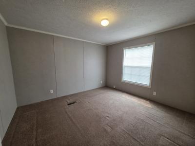 Photo 5 of 8 of home located at 585 Burr Oak Court Flint, MI 48506