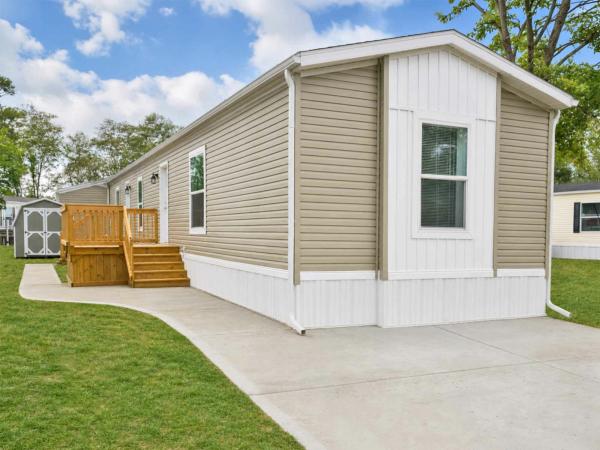 Photo 1 of 2 of home located at 6074 Deerfield Rd Lot 312 Loveland, OH 45140