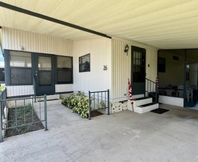 Photo 2 of 8 of home located at 2425 Harden Blvd Lot 26 Lakeland, FL 33803