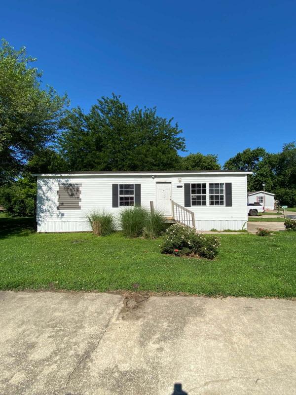 Photo 1 of 2 of home located at 268 Holiday Mobile Home Park Pontoon Beach Illinois 62040 Pontoon Beach, IL 62040