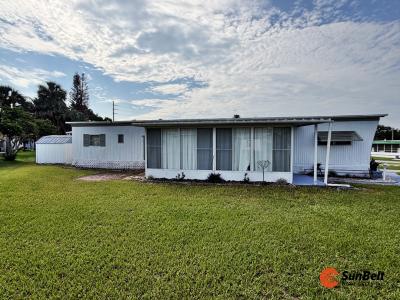Photo 3 of 8 of home located at 3354 E Dale Street Leesburg, FL 34788