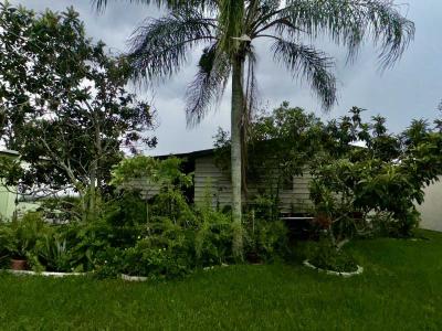 Photo 2 of 26 of home located at 15414 Lakeshore Villa Rd. Lot 233 Tampa, FL 33613