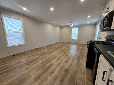 Photo 5 of 31 of home located at 52212 Worthington Lane #414 Chesterfield, MI 48051