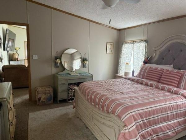 1996 Commodore Genesis Mobile Home