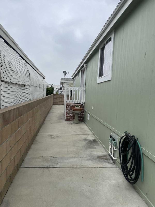 2006 Fleetwood Oakmanor Mobile Home