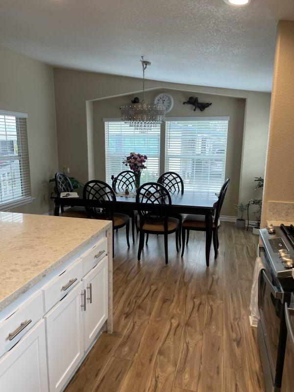 2006 Fleetwood Oakmanor Mobile Home