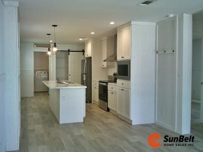 Photo 5 of 34 of home located at 5431 Ne35th Street Lot 98 Silver Springs, FL 34488