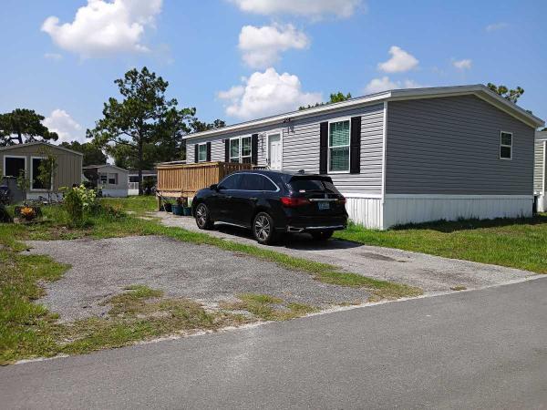 Photo 1 of 2 of home located at 5291 Collins Rd Lot # 342 Jacksonville, FL 32244