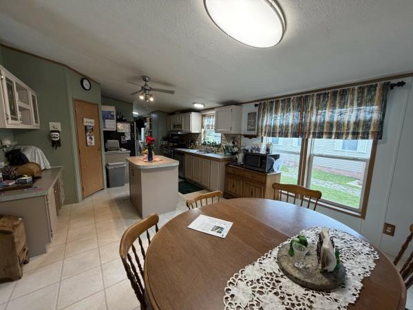 2002 Schult M307238AB Mobile Home