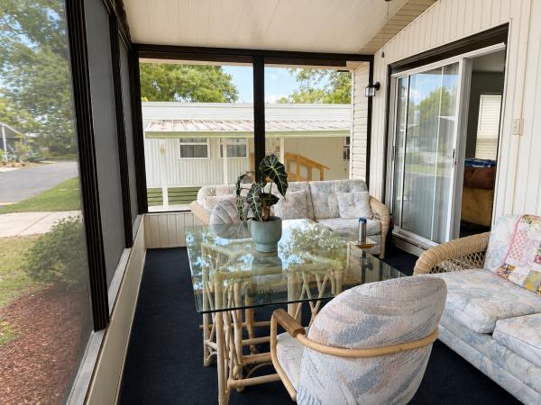 1990 Town & Country NA Mobile Home
