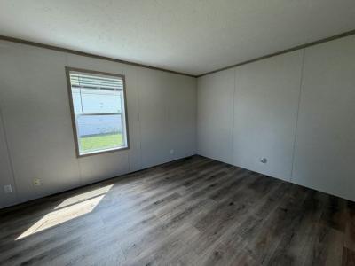 Photo 2 of 9 of home located at 2525 County Line Rd., #291 Des Moines, IA 50321