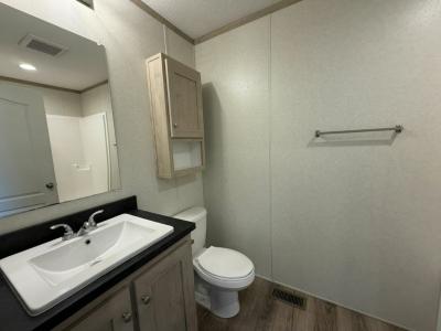 Photo 5 of 9 of home located at 2525 County Line Rd., #291 Des Moines, IA 50321