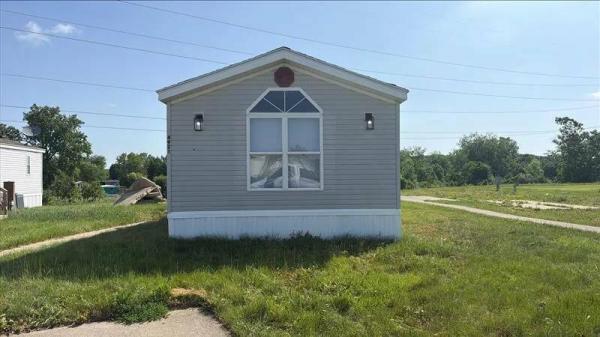 Photo 1 of 2 of home located at 4921 Starboard Dr. Fort Wayne, IN 46825