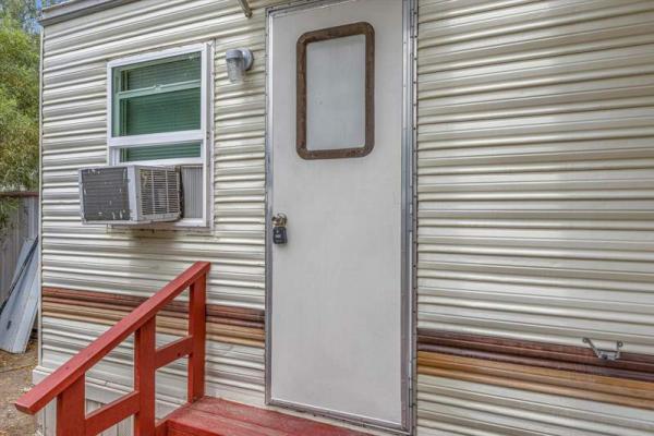 1985 Skyline Manufactured Home