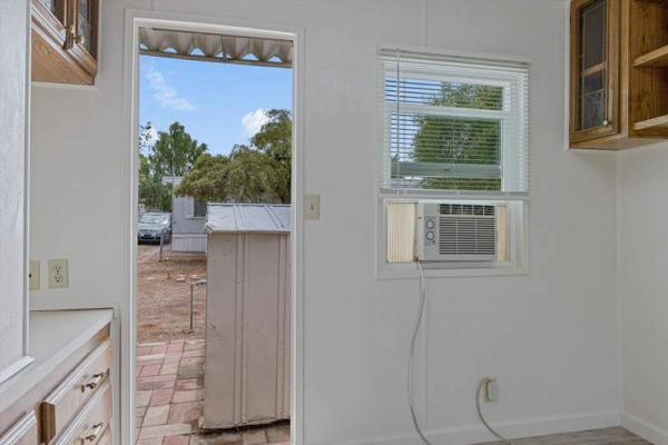 1985 Skyline Manufactured Home