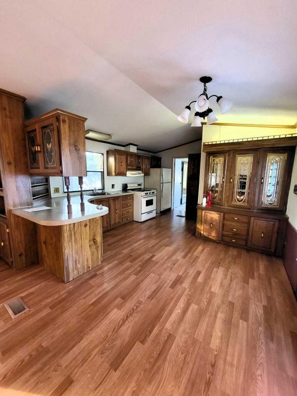 1987 Schult Manufactured Home