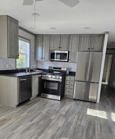 Mobile Home at 10039 County Road 4 Middlebury, IN 46540