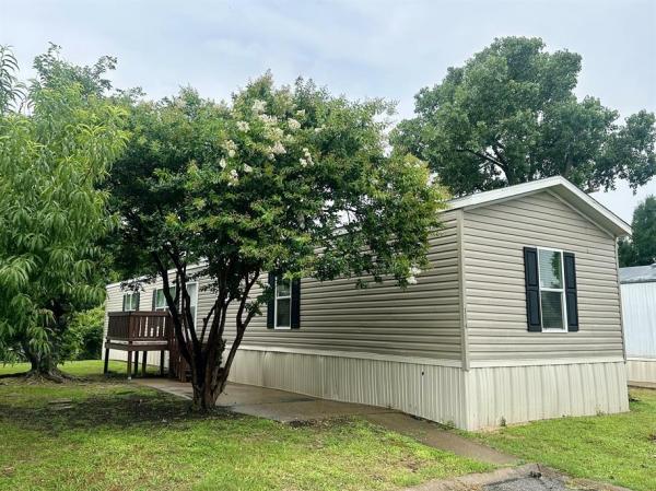 2024 240LM-LANDMARK-16763J Mobile Home For Sale