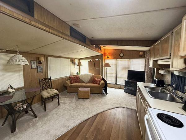 1984 Park Manufactured Home
