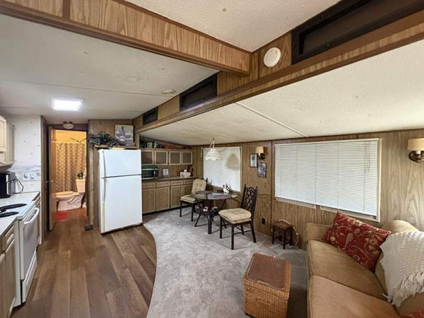 1984 Park Manufactured Home