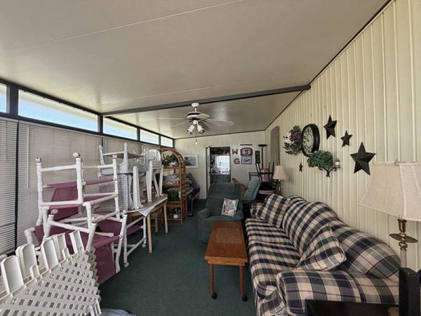 1984 Park Manufactured Home