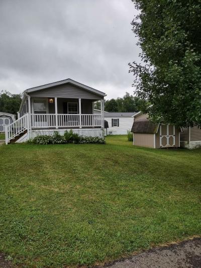 Mobile Home at 6954 Hillside Dr. SW, Lot 153 Navarre, OH 44662