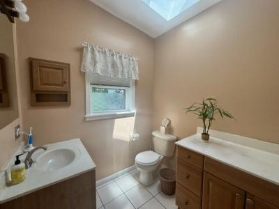 Photo 4 of 12 of home located at 41 Bridlepath Trail Killingworth, CT 06419
