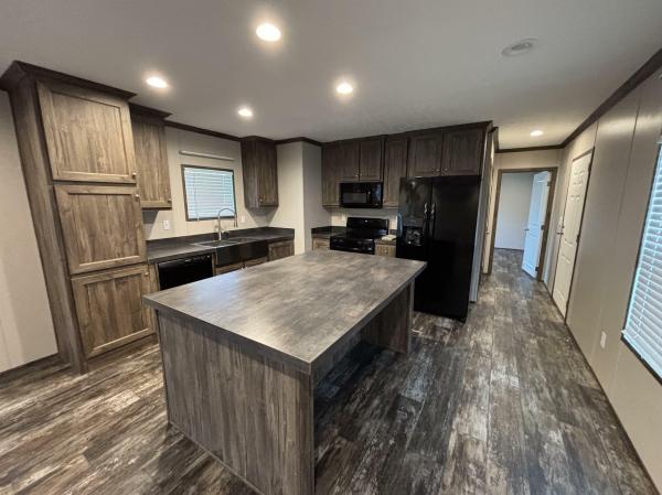 Photo 1 of 2 of home located at 1203 Moultrie Road, Lot 102 Albany, GA 31705