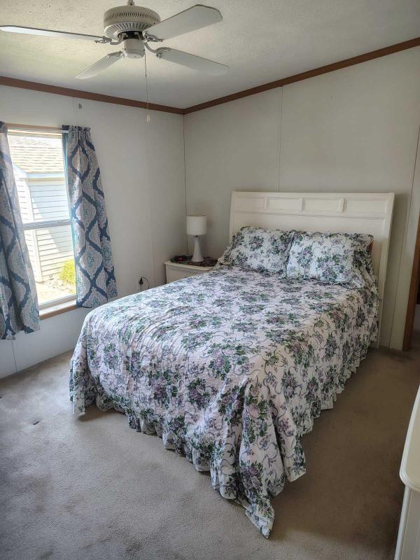 2003 Pine Grove Holly Mobile Home