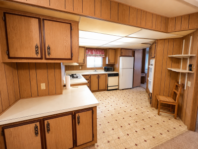 Photo 4 of 15 of home located at 1895 W Devonshire Ave Sp #16 Hemet, CA 92545