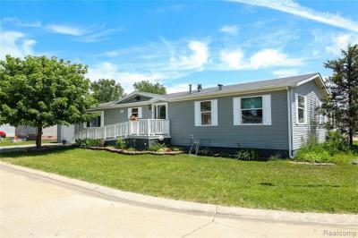 Mobile Home at 285 Madison Court White Lake, MI 48386