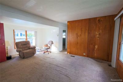 Photo 5 of 7 of home located at 92 Cranberry Beach Blvd White Lake, MI 48386