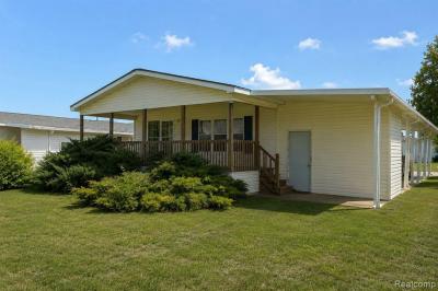 Photo 2 of 8 of home located at 312 Cranberry Beach Blvd White Lake, MI 48386