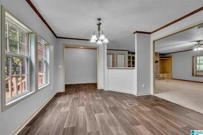 Photo 3 of 21 of home located at 275 Oak Hill Cir Trussville, AL 35173