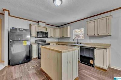 Photo 5 of 21 of home located at 275 Oak Hill Cir Trussville, AL 35173