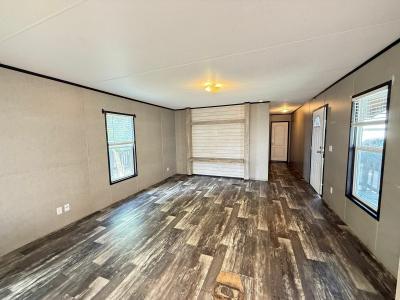 Photo 3 of 15 of home located at 600 E Anderson Rd Trl 219 Houston, TX 77047