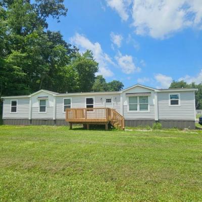 Mobile Home at 32 Pierpont Fields Vlg Morgantown, WV 26508